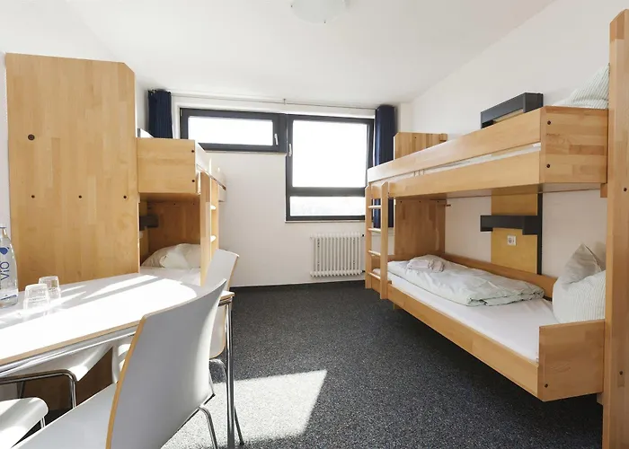 Хостел City-hostel Koeln-riehl *