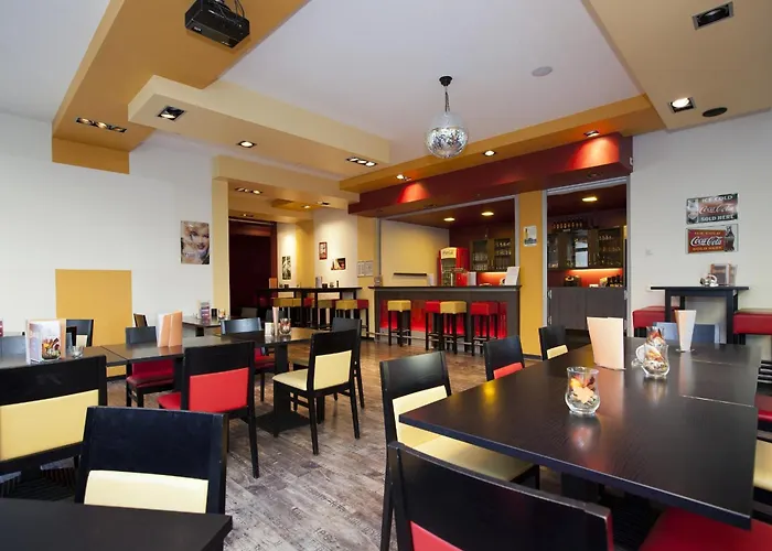Хостел City-hostel Koeln-riehl Кёльн