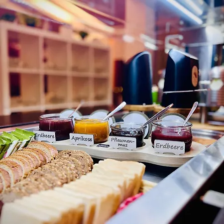 City-hostel Koeln-riehl * Köln